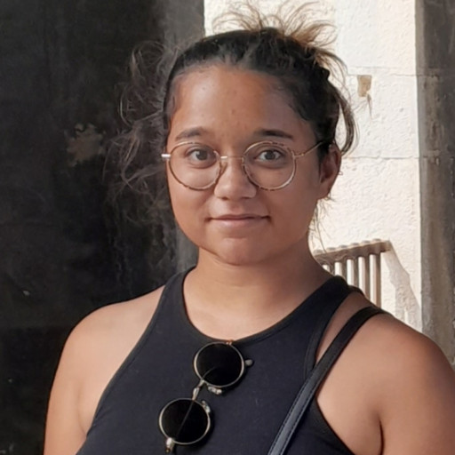 Lylou Bey